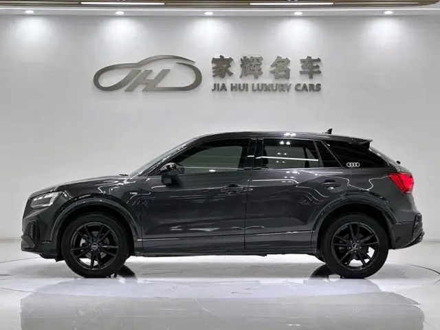 Audi Q2L — Фото автомобиля 4