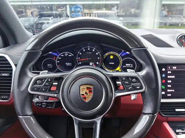 Porsche Cayenne — Фото автомобиля 15