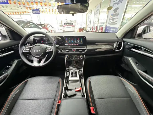 Kia Seltos — Фото автомобиля 9