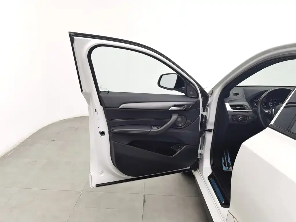 BMW BMW X2 2023 sDrive 25i Radiance Edition — Фото автомобиля 8