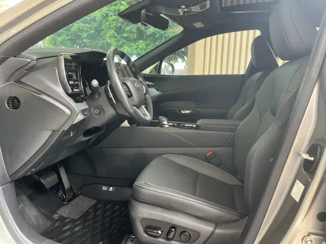 Lexus RX — Фото автомобиля 4