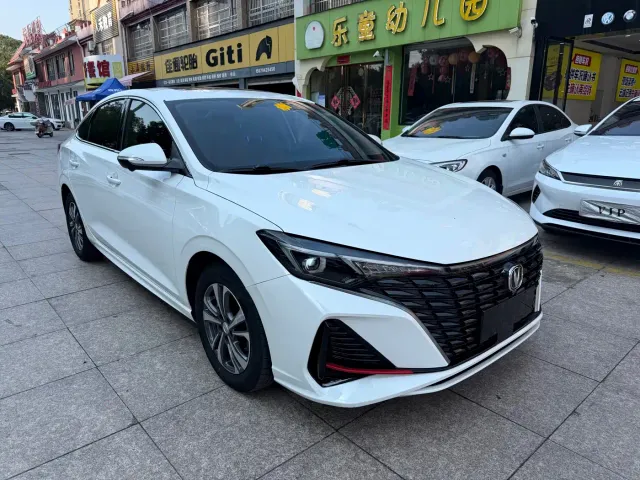 Changan Eado — Фото автомобиля 3