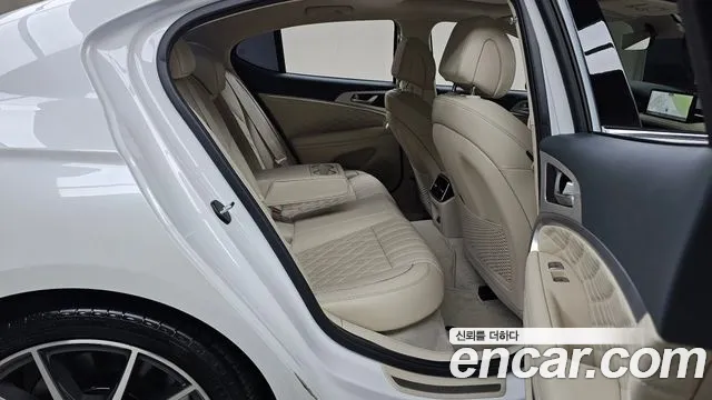Genesis G70 New — Фото автомобиля 17