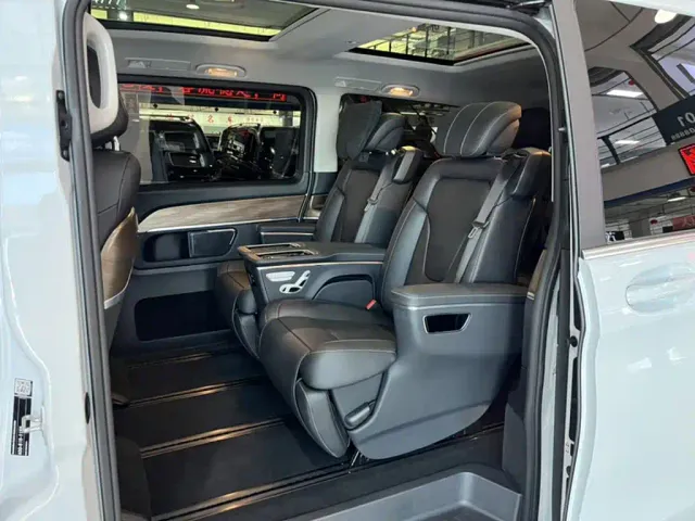 Mercedes-Benz V-Class — Фото автомобиля 15