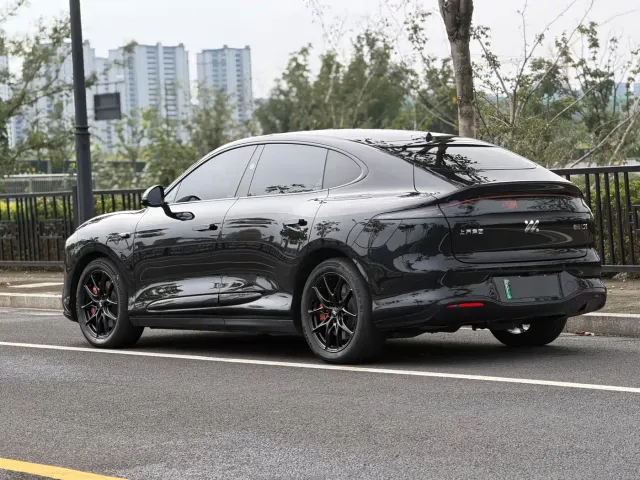 IM Motors LS6 — Фото автомобиля 4