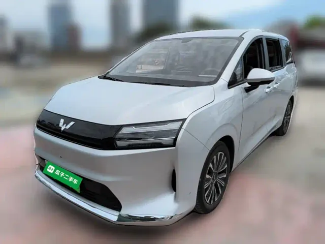 Фотография автомобиля — Wuling Starlight 730