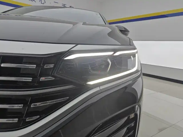 Volkswagen Passat — Фото автомобиля 5