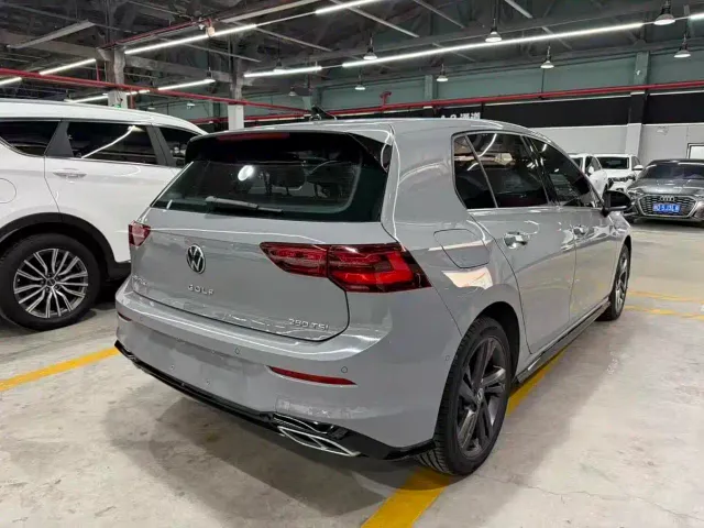 Volkswagen Golf — Фото автомобиля 11