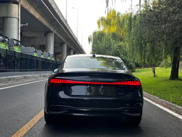Audi A7L — Фото автомобиля 13