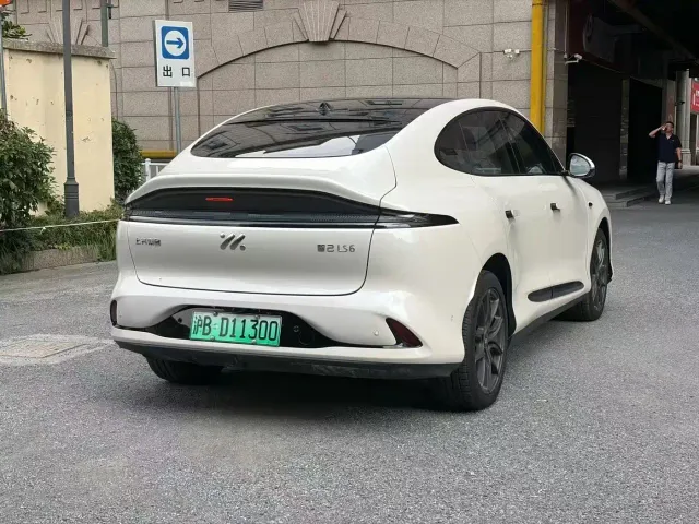 IM Motors LS6 — Фото автомобиля 7