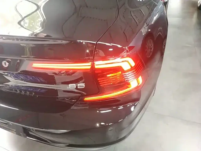 Volvo S90 — Фото автомобиля 7