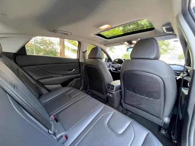 Hyundai Elantra — Фото автомобиля 8