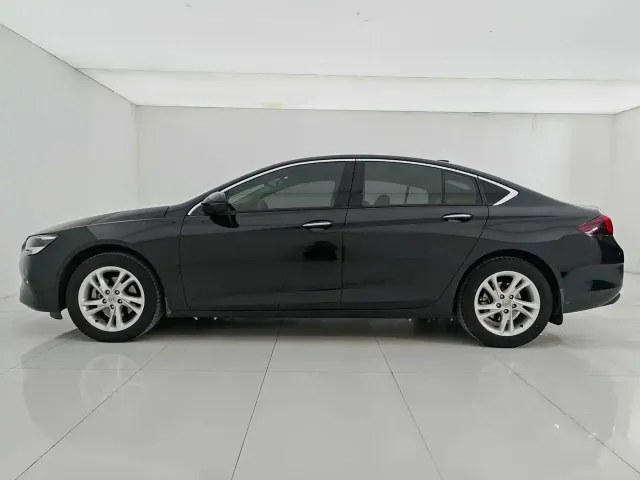 Buick Regal — Фото автомобиля 8