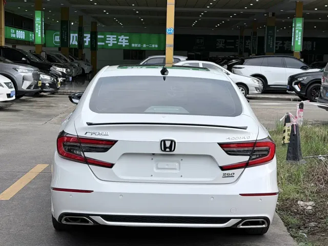 Honda Accord — Фото автомобиля 11