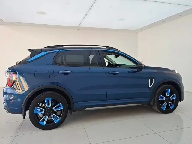 Lynk & Co 01 — Фото автомобиля 18