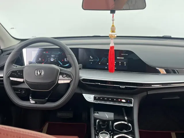 Changan Eado — Фото автомобиля 5