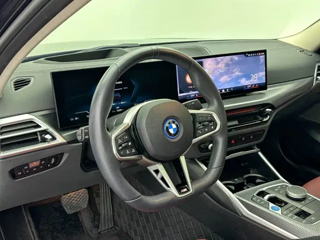 BMW i3 — Фото автомобиля 10