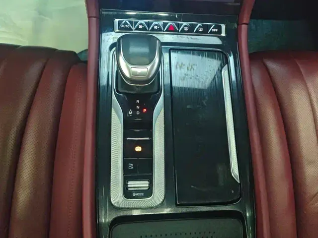Hongqi H5 — Фото автомобиля 13
