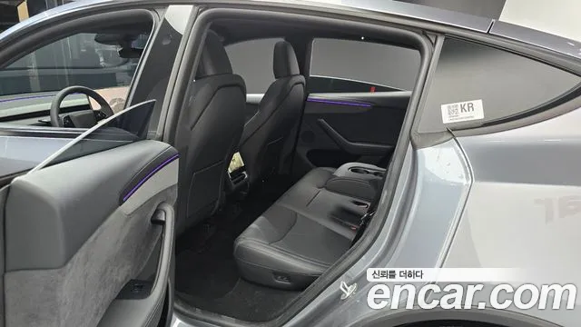 Tesla Model Y — Фото автомобиля 18