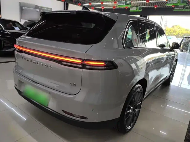 Leapmotor C10 — Фото автомобиля 6