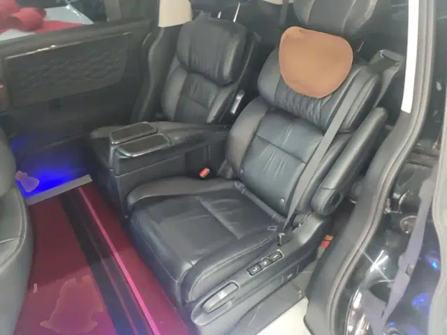 Honda Elysion — Фото автомобиля 16