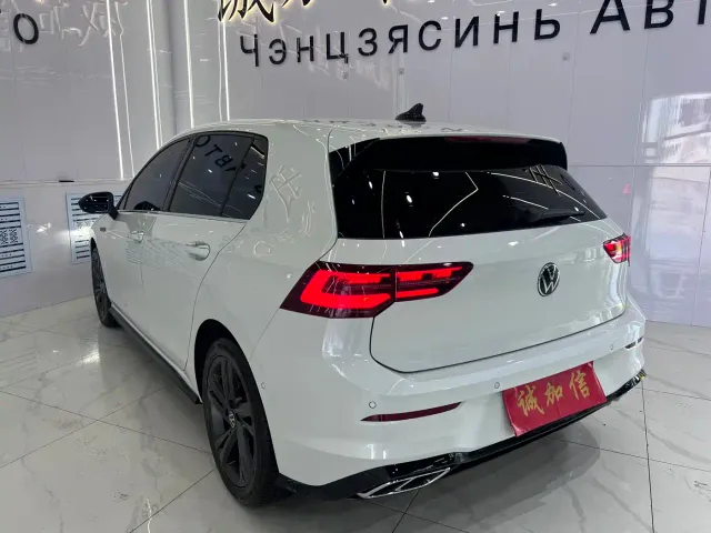 Volkswagen Golf — Фото автомобиля 6