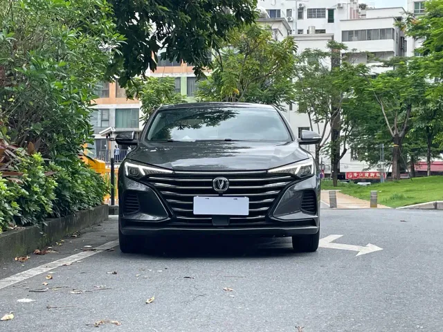 Changan Eado — Фото автомобиля 2