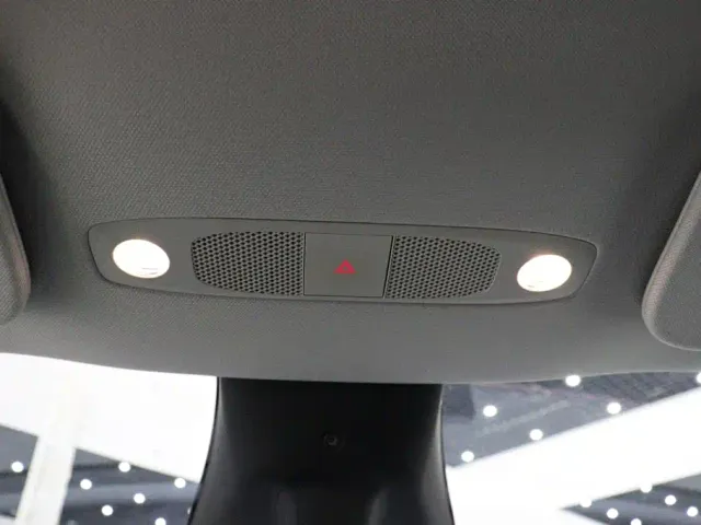 Tesla Model Y — Фото автомобиля 12