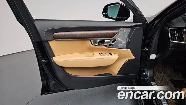 Volvo S90 — Фото автомобиля 13