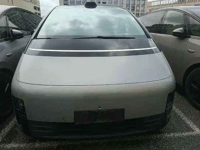 Li Auto MEGA — Фото автомобиля 2