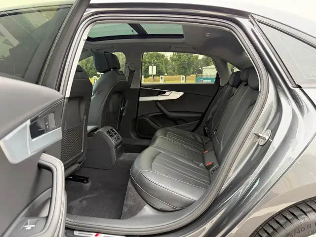Audi A4L — Фото автомобиля 18