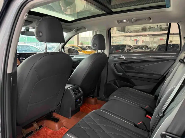 Volkswagen Tiguan L — Фото автомобиля 9