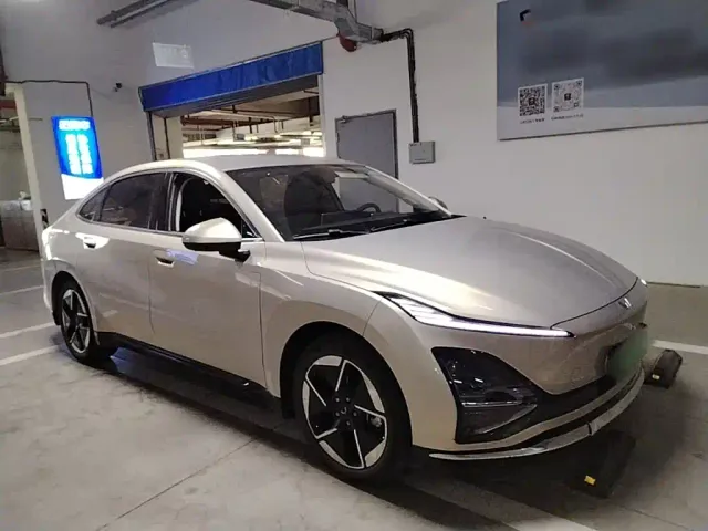 Wuling Starlight — Фото автомобиля 3