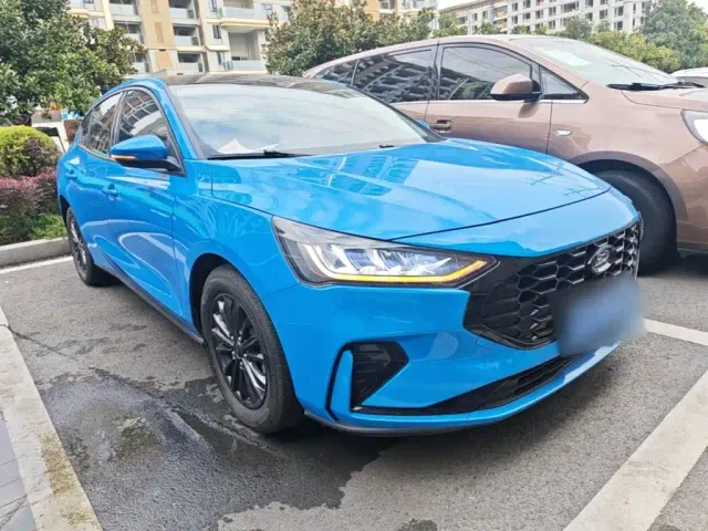 Ford Focus — Фото автомобиля 3