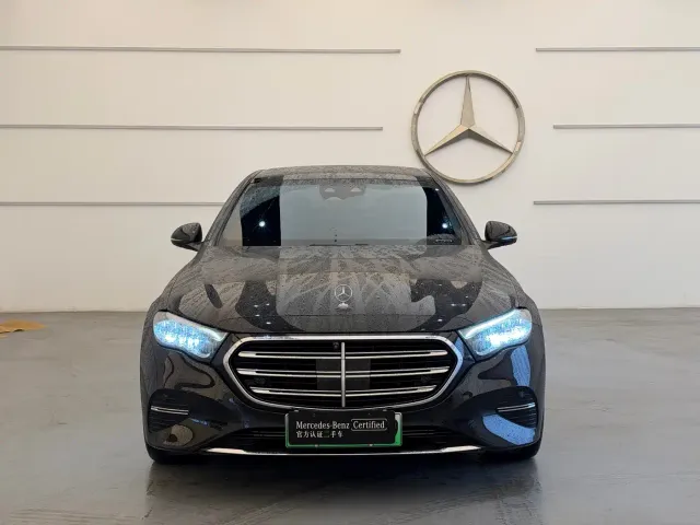 Mercedes-Benz E-Class — Фото автомобиля 2