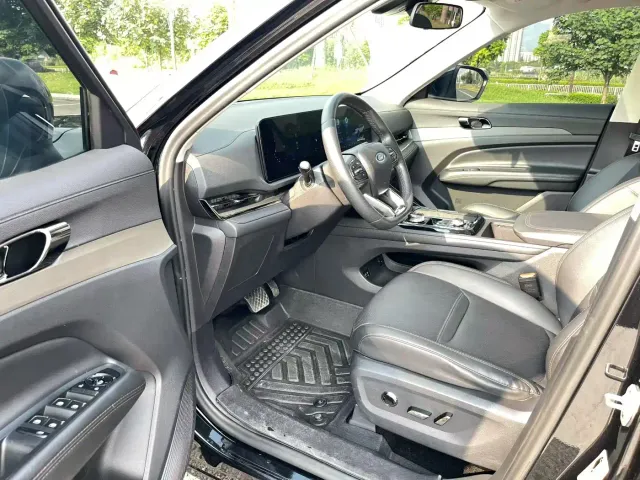 Ford Lingrui — Фото автомобиля 3