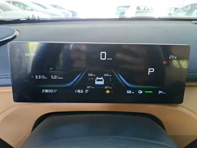 Geely Galaxy Starship 7 EM-i — Фото автомобиля 11