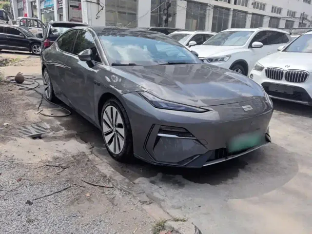 Geely Galaxy E8 — Фото автомобиля 22