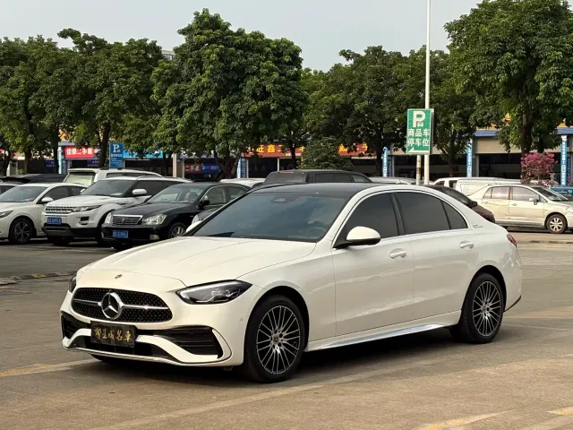 Фотография автомобиля — Mercedes-Benz C-Class
