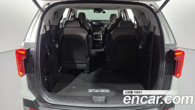 Kia Carnival Generation 4 — Фото автомобиля 23
