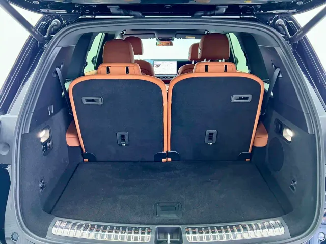 Li Auto L8 — Фото автомобиля 19