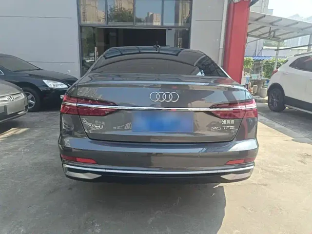 Audi A6L — Фото автомобиля 5