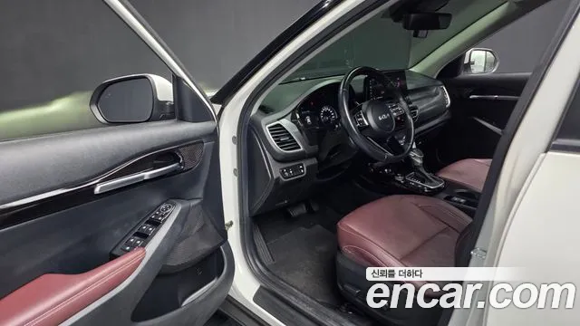 Kia Seltos — Фото автомобиля 15