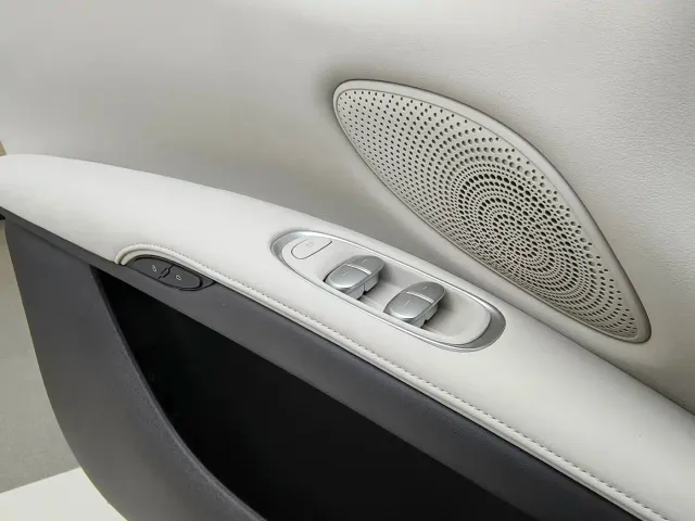IM Motors LS6 — Фото автомобиля 16