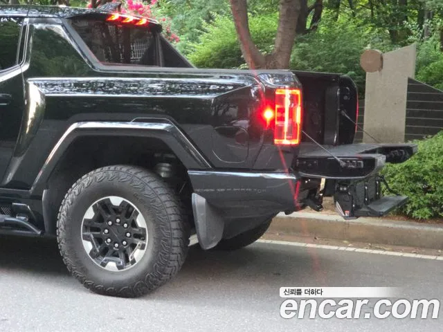 GMC Hummer EV — Фото автомобиля 19