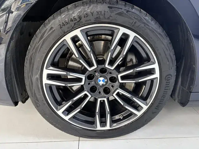 BMW 5 Series — Фото автомобиля 15