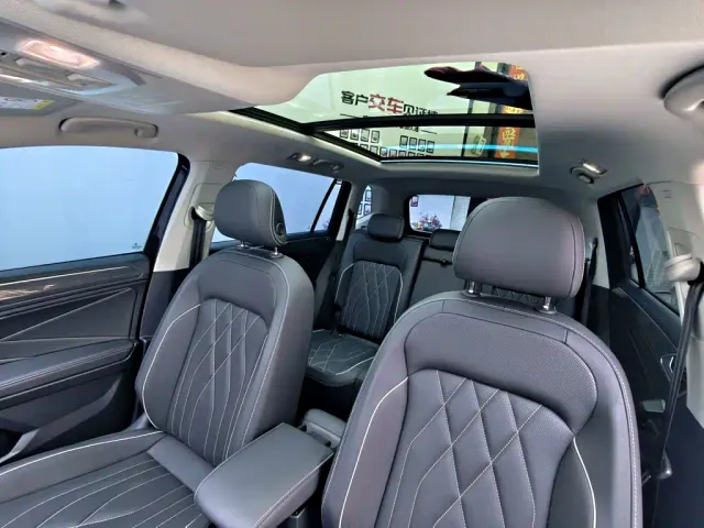 Volkswagen Tiguan L — Фото автомобиля 25