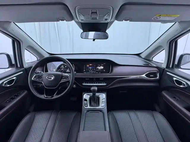 GAC Trumpchi M6 — Фото автомобиля 10