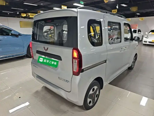 Wuling Zhiguang NEV — Фото автомобиля 6