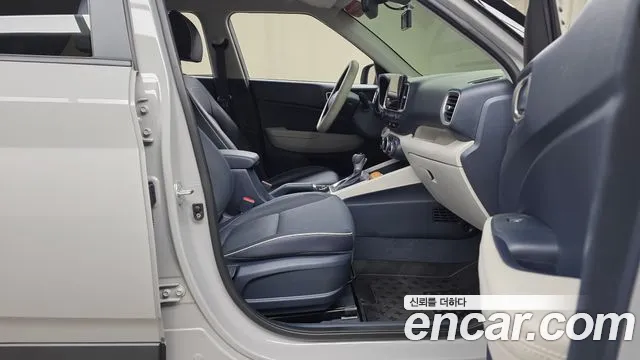 Hyundai Venue — Фото автомобиля 16